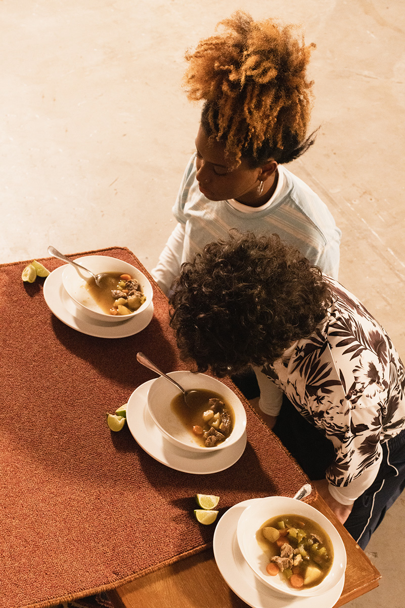 Performance evening 'Klof: Bario di Spiritu': Guenn Gustina foto: Sharon Jane, courtesy Stroom Den Haag